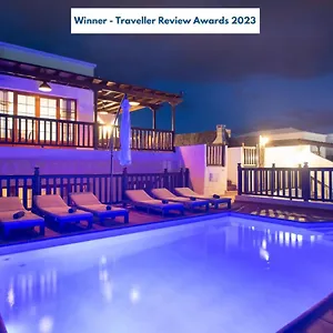 Villa Vista Rey - 6 Bedroom - Heated Pool - Amazing Views - Pool Table - Vista Lobos -, Playa Blanca (Lanzarote)